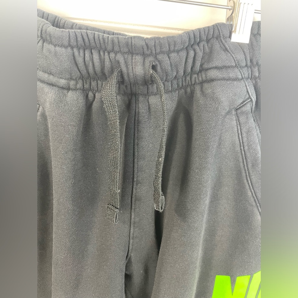 Nike Black Fleece Big Kids’ Joggers Green Logo Size Medium GUC - Picture 4 of 12